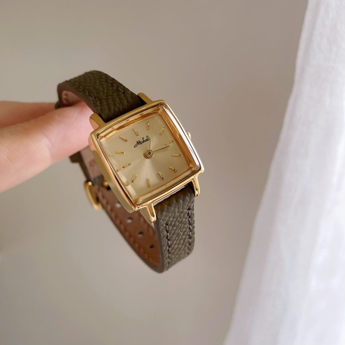 Malaysia Petite Square Watch [EDA8PU1I]