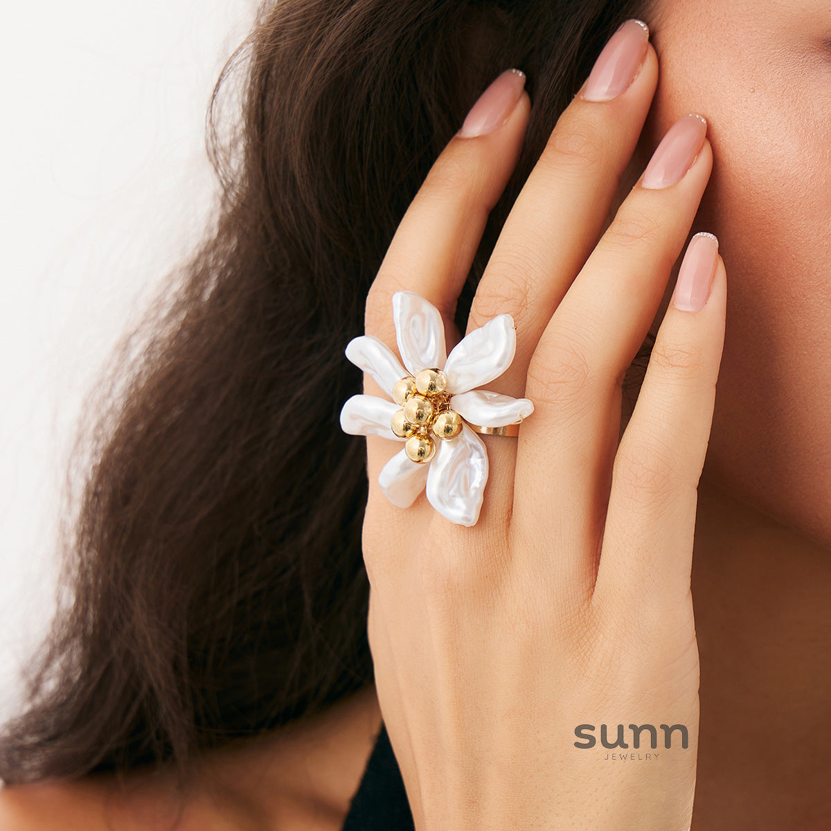 Malika Baroque Pearl Camellia Ring [GLVFOWB5]
