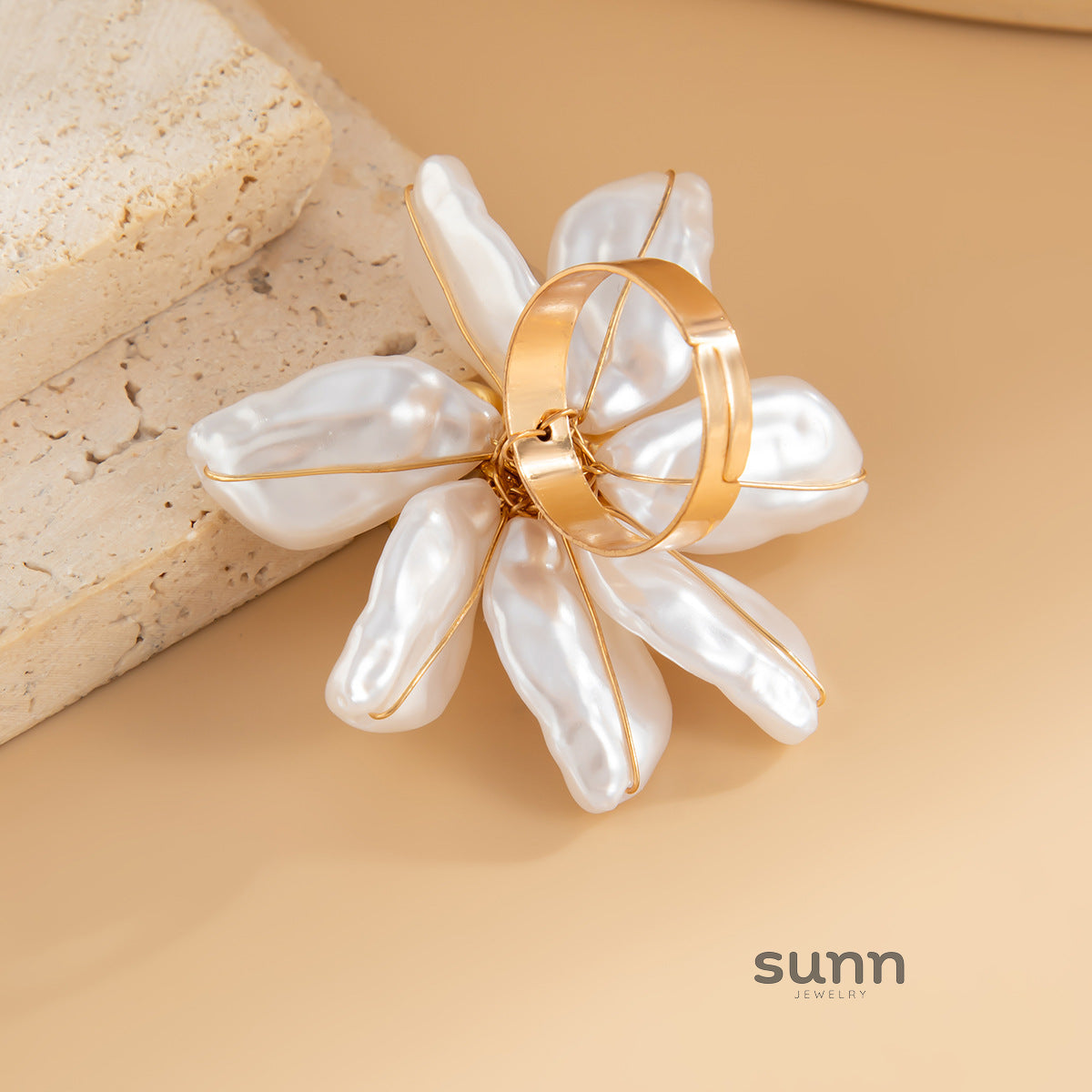 Malika Baroque Pearl Camellia Ring [6S3ZOOFM]