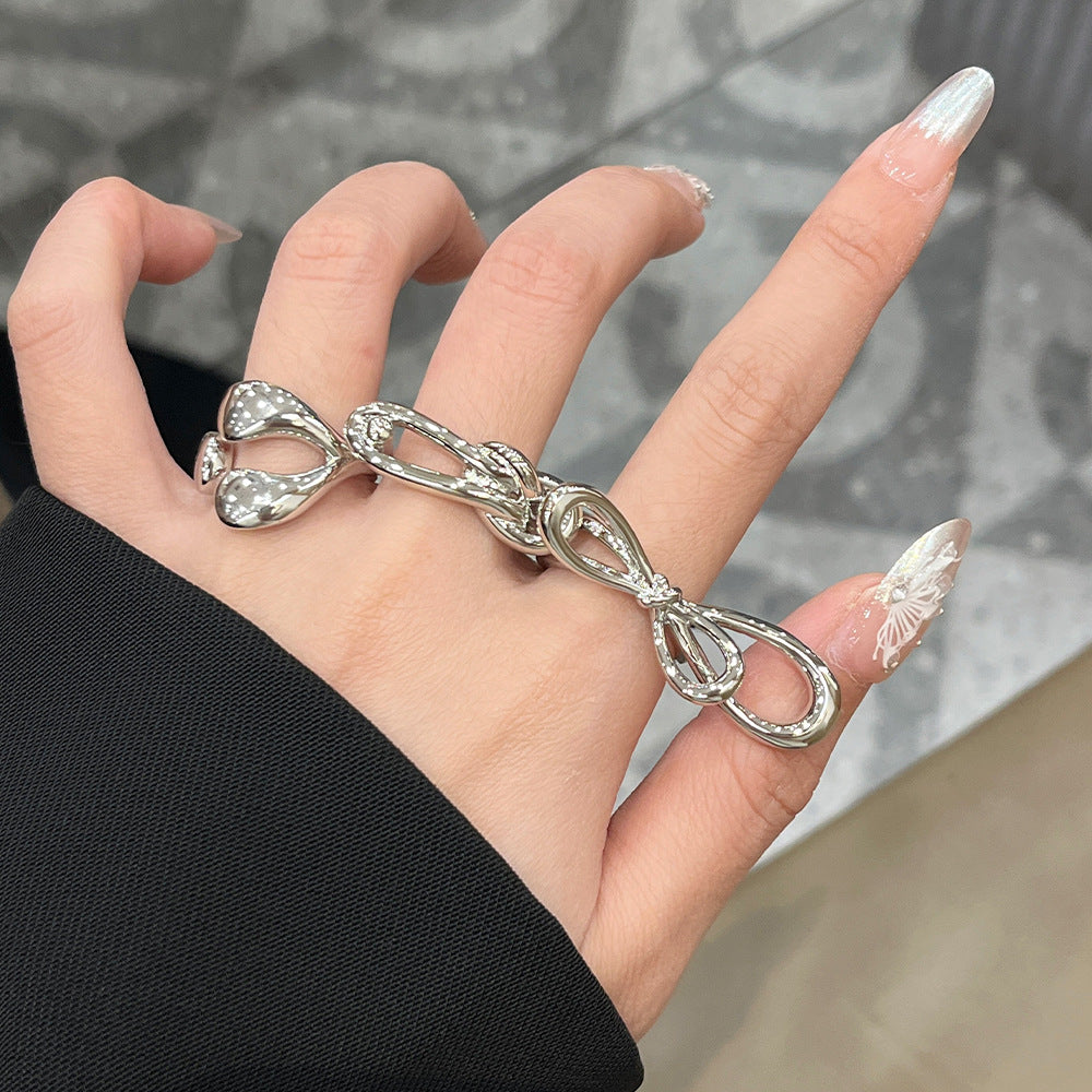 Malka Silver Bow Ring [5FZXTKQS]