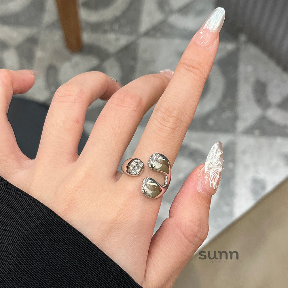 Malka Silver Bow Ring [5FZXTKQS]