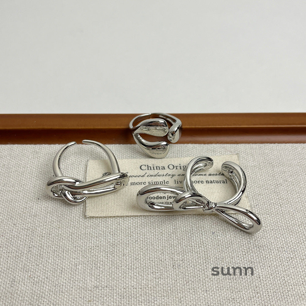 Malka Silver Bow Ring [J3K33J5E]