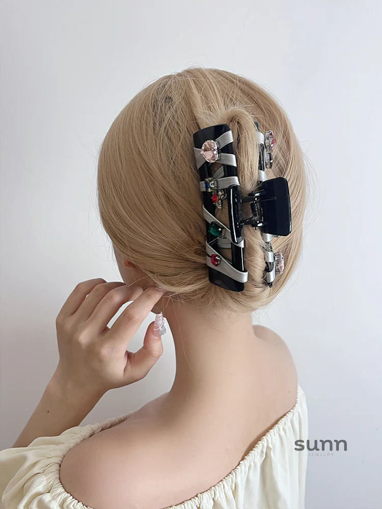 Manha Edgy Rhinestone Claw Clip