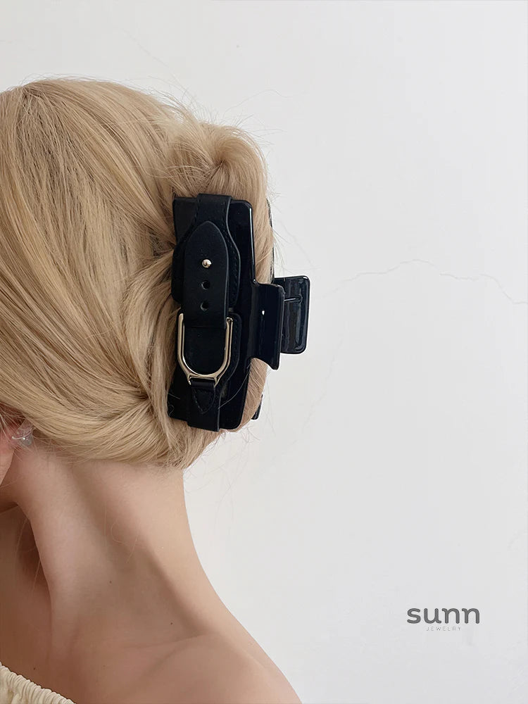 Manha Edgy Rhinestone Claw Clip