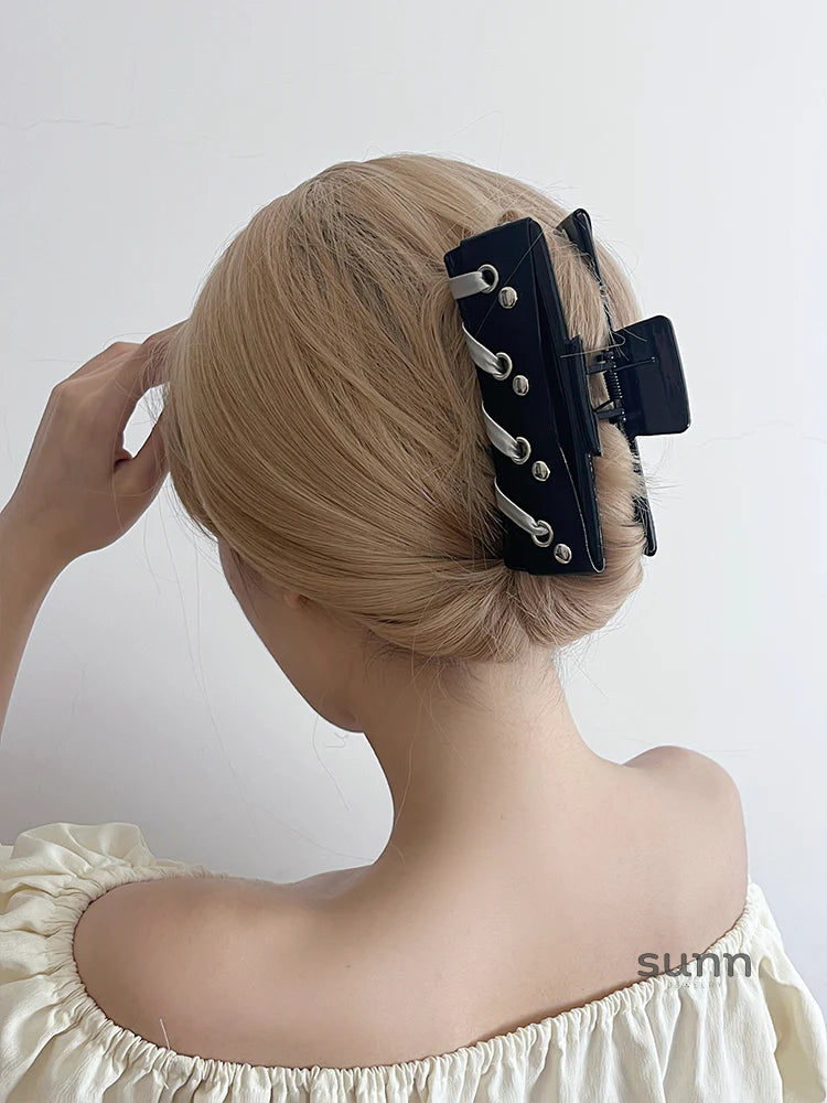 Manha Edgy Rhinestone Claw Clip