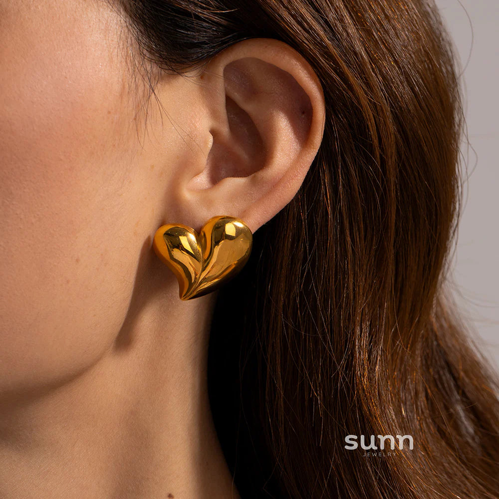 Mannat Bold Heart Earrings