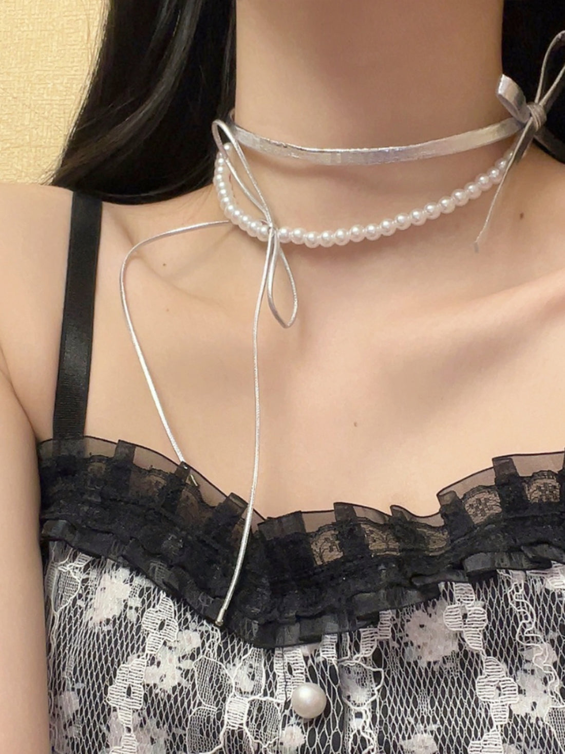 Marah Pearl Bow Necklace [M3ADC9SI]