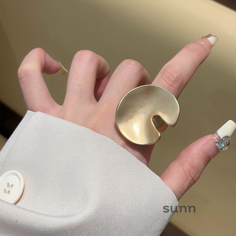 Marceline Asymmetrical Vortex Ring [1UAV68EX]
