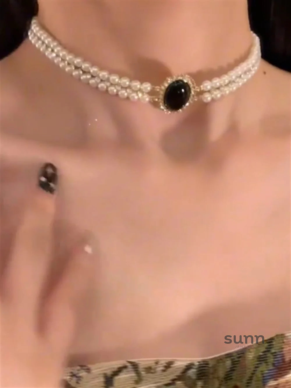Margot Elegant Pearl Necklace