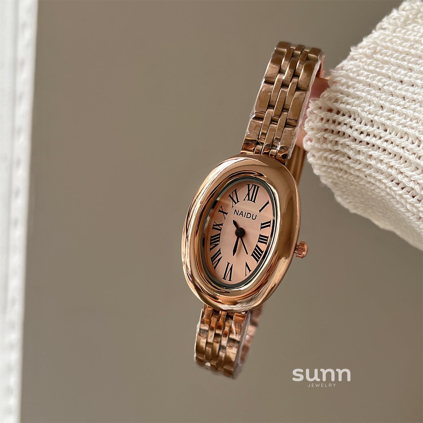 Maribella Elegant Oval Wristwatch [2NIRE1D4]