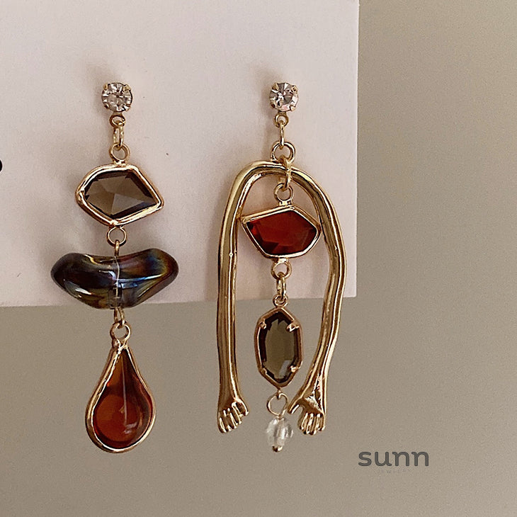 Mariella Abstract Gold Dangle Earrings [KO5FCC9E]