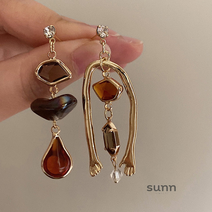 Mariella Abstract Gold Dangle Earrings [XTHSE64X]