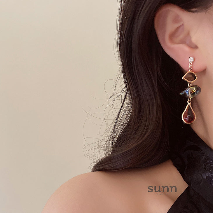 Mariella Abstract Gold Dangle Earrings [IPJFX2IW]