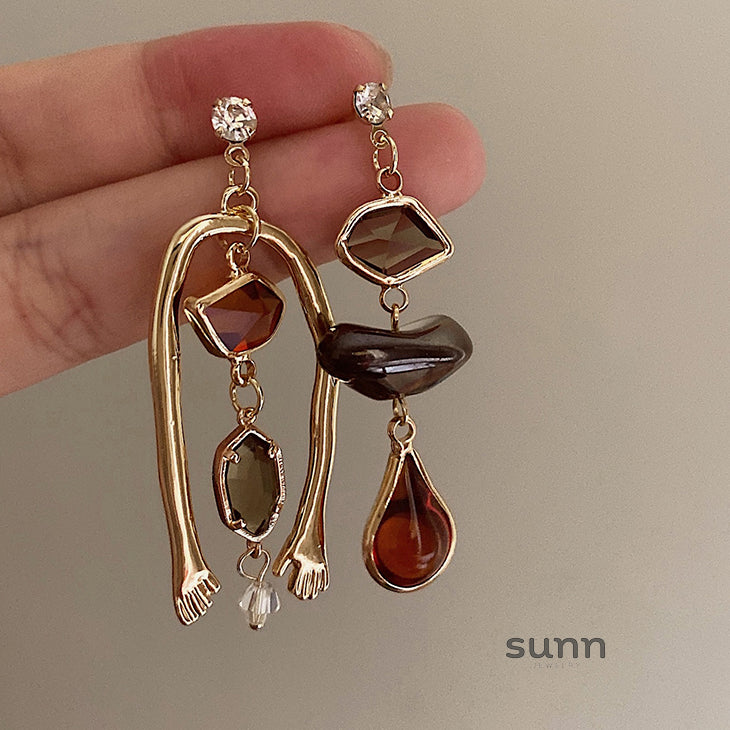 Mariella Abstract Gold Dangle Earrings [TJFX8Z4Z]