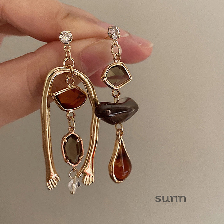 Mariella Abstract Gold Dangle Earrings [KHUP4L4J]