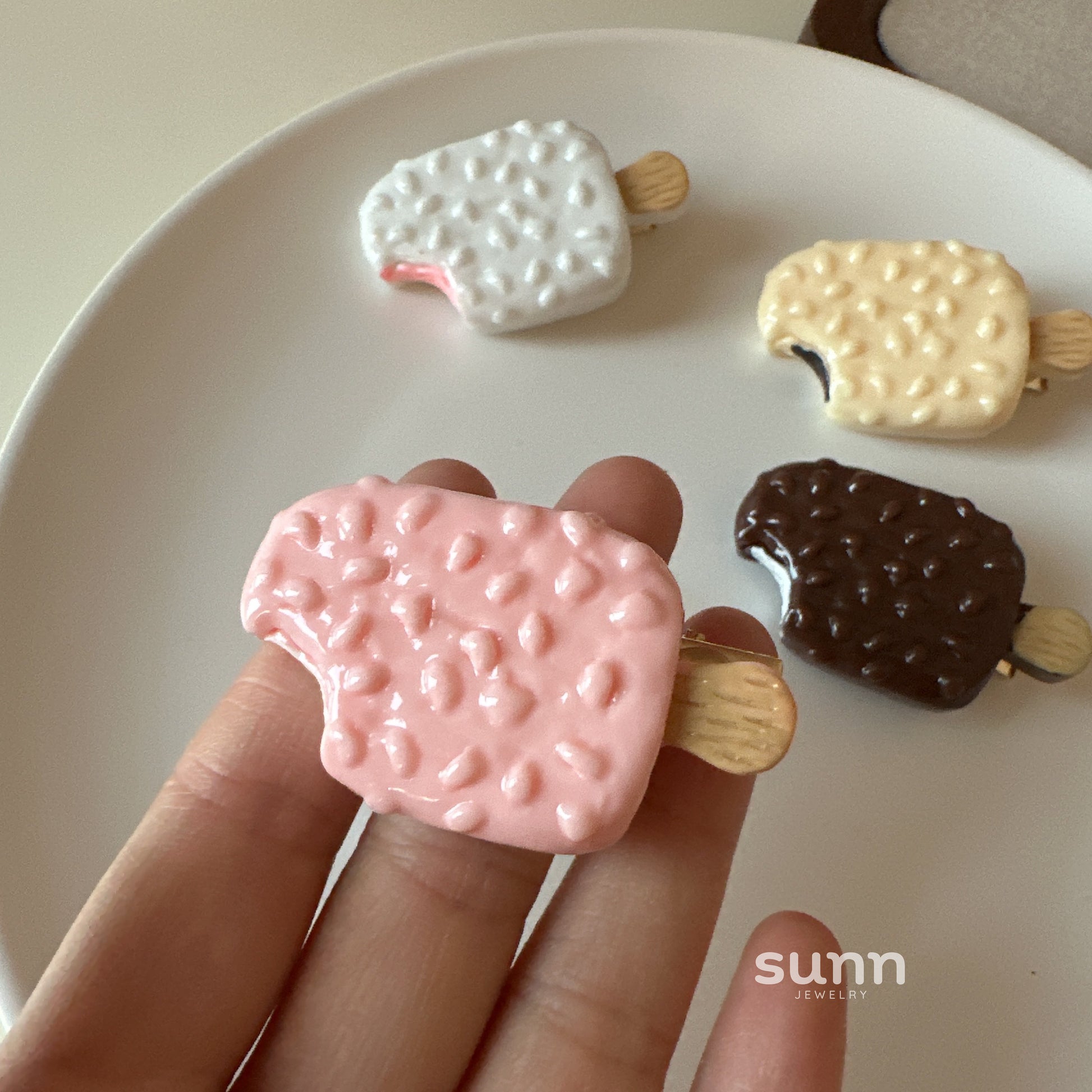 Marielle Ice Cream Hair Clip [LODKF1QB]