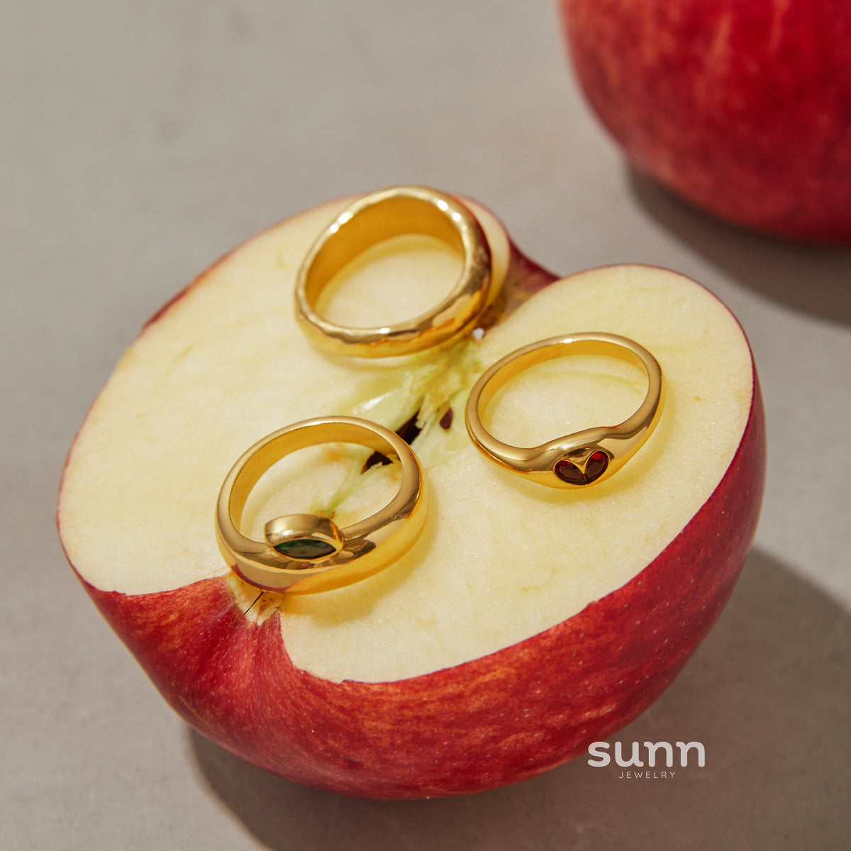 Mariska Zircon Apple Ring [P7EX0DTE]