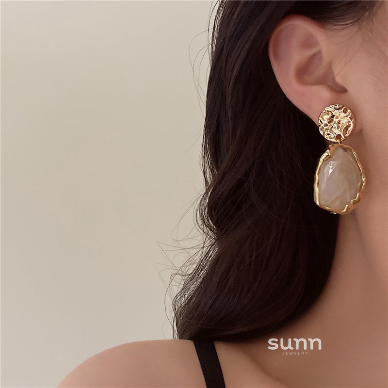 Marisol Gold Statement Earrings [PNA5GN77]