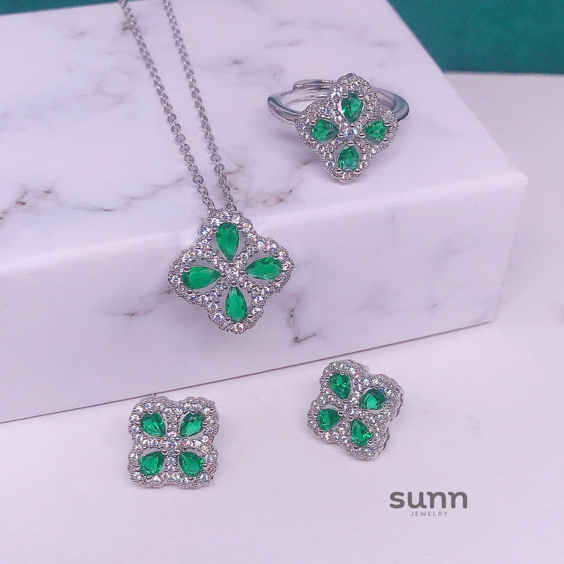 Marla Emerald Clover Set [KY2GWS5B]
