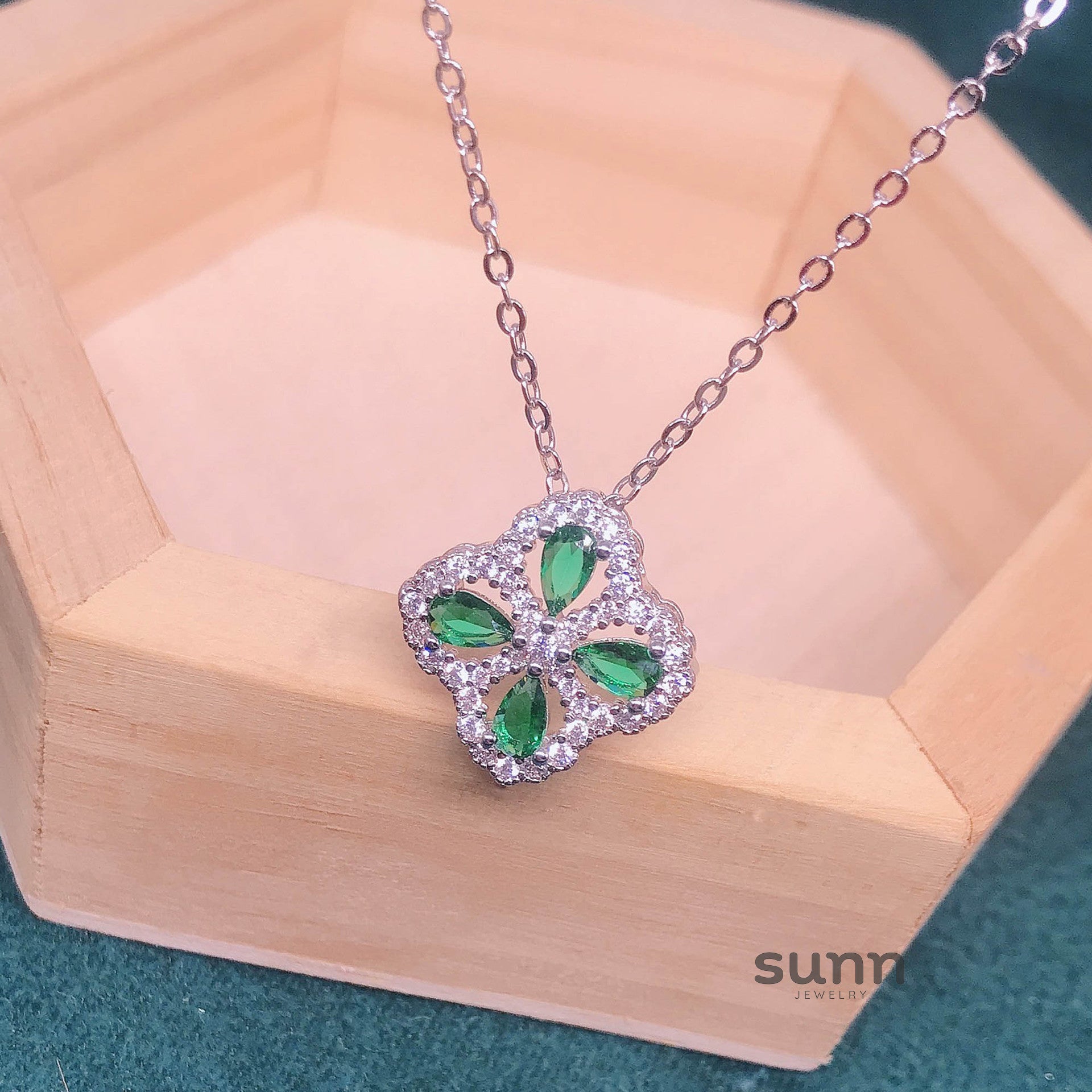 Marla Emerald Clover Set [XXVFC6AK]
