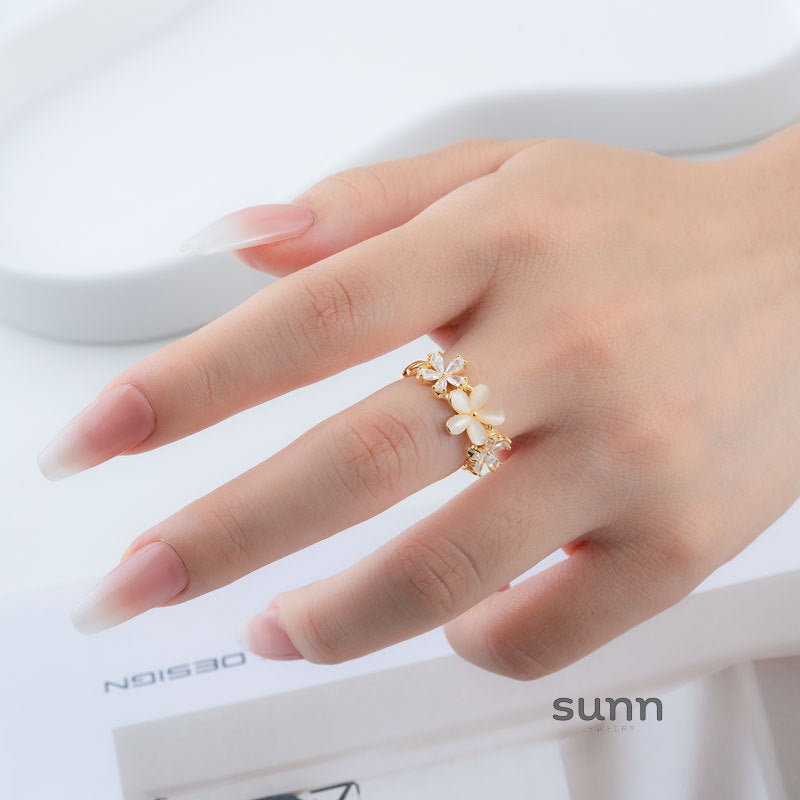 Marleigh Floral Cat's Eye Ring [6KMAFFQM]