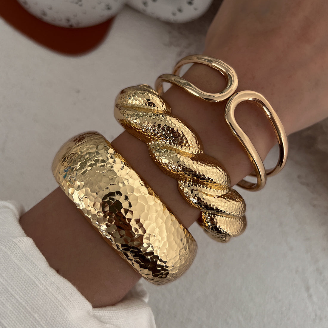 Marleigh Sculptural Cuff Bracelet [VM7KI8NT]