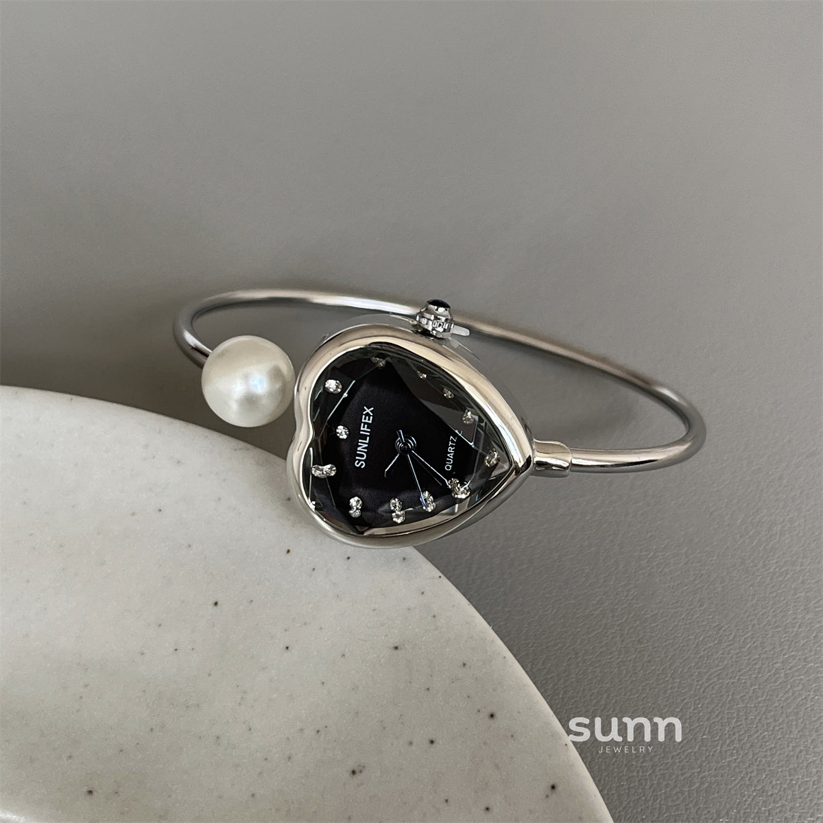 Marli Heart Pearl Bracelet Watch [YUW6SW3N]