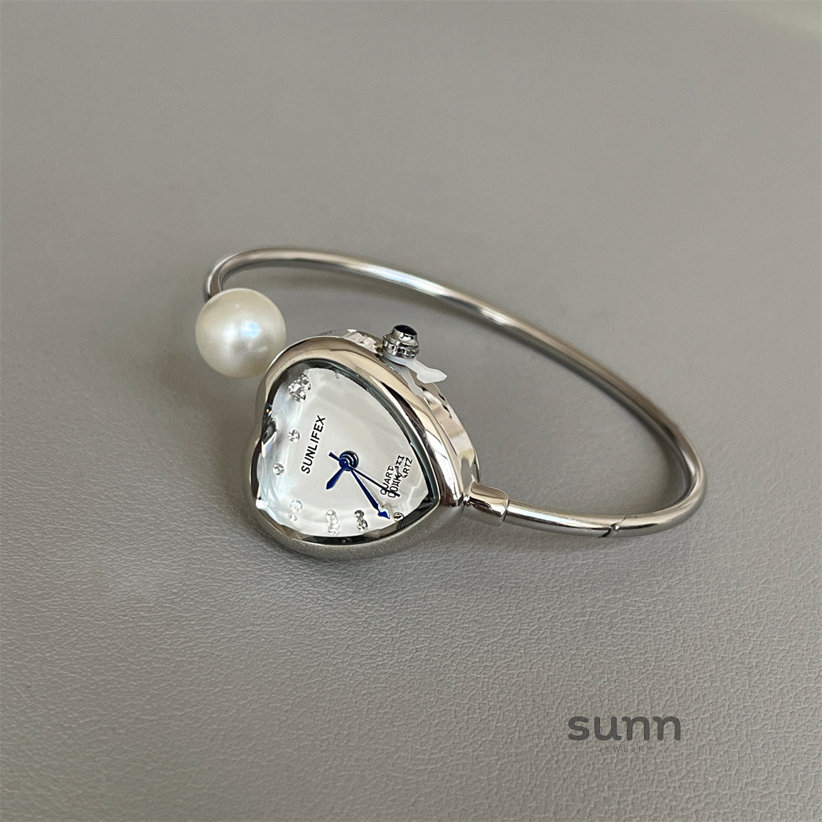 Marli Heart Pearl Bracelet Watch [20J6TJ72]