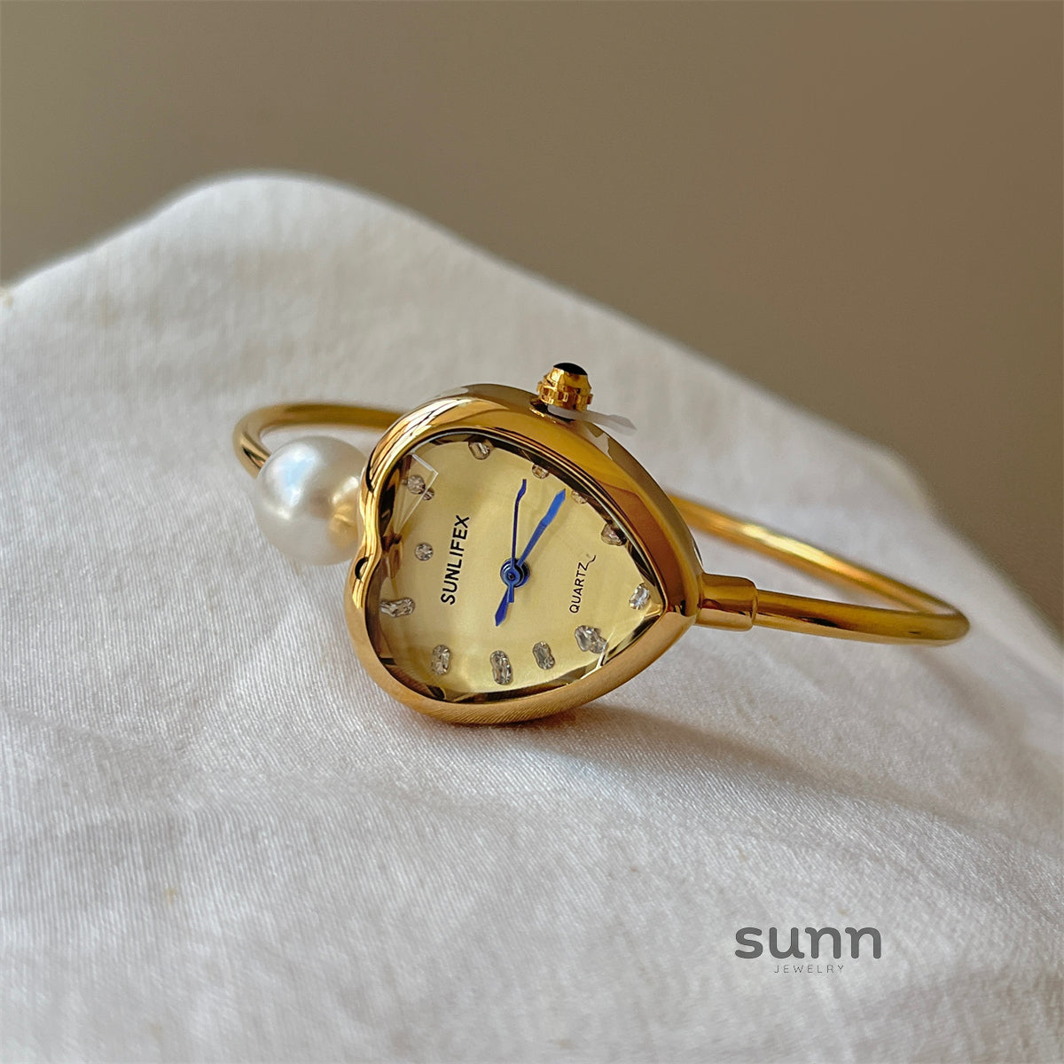Marli Heart Pearl Bracelet Watch [I6GRB5F1]