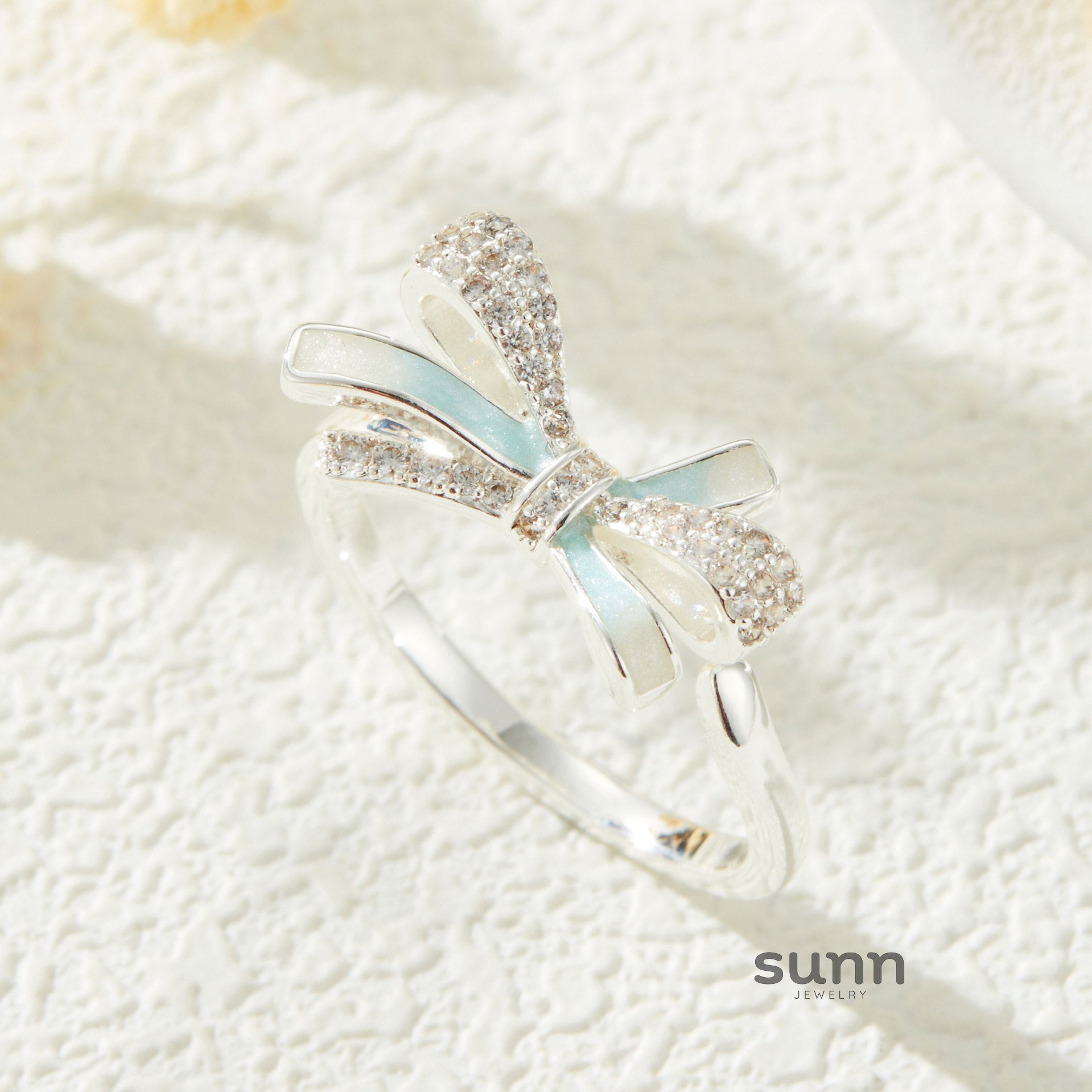 Marlyn Gradient Bow Ring [PPSC2ODJ]