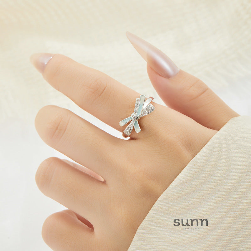 Marlyn Gradient Bow Ring [MQ3CY3QB]