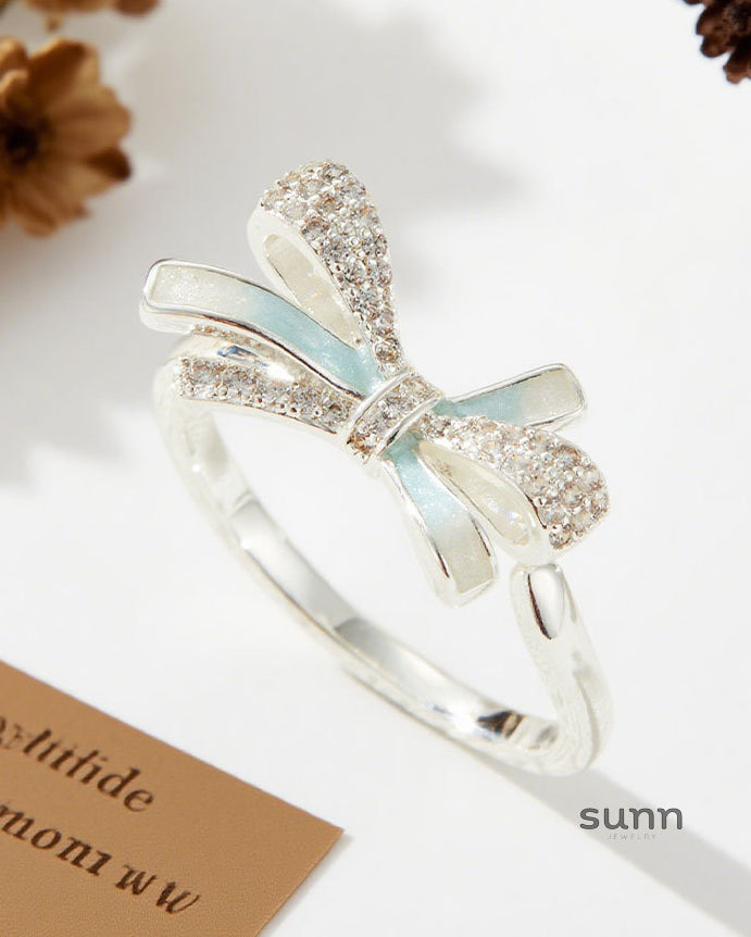 Marlyn Gradient Bow Ring [E1AVSQA8]