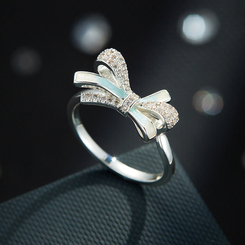 Marlyn Gradient Bow Ring [MQ3CY3QB]