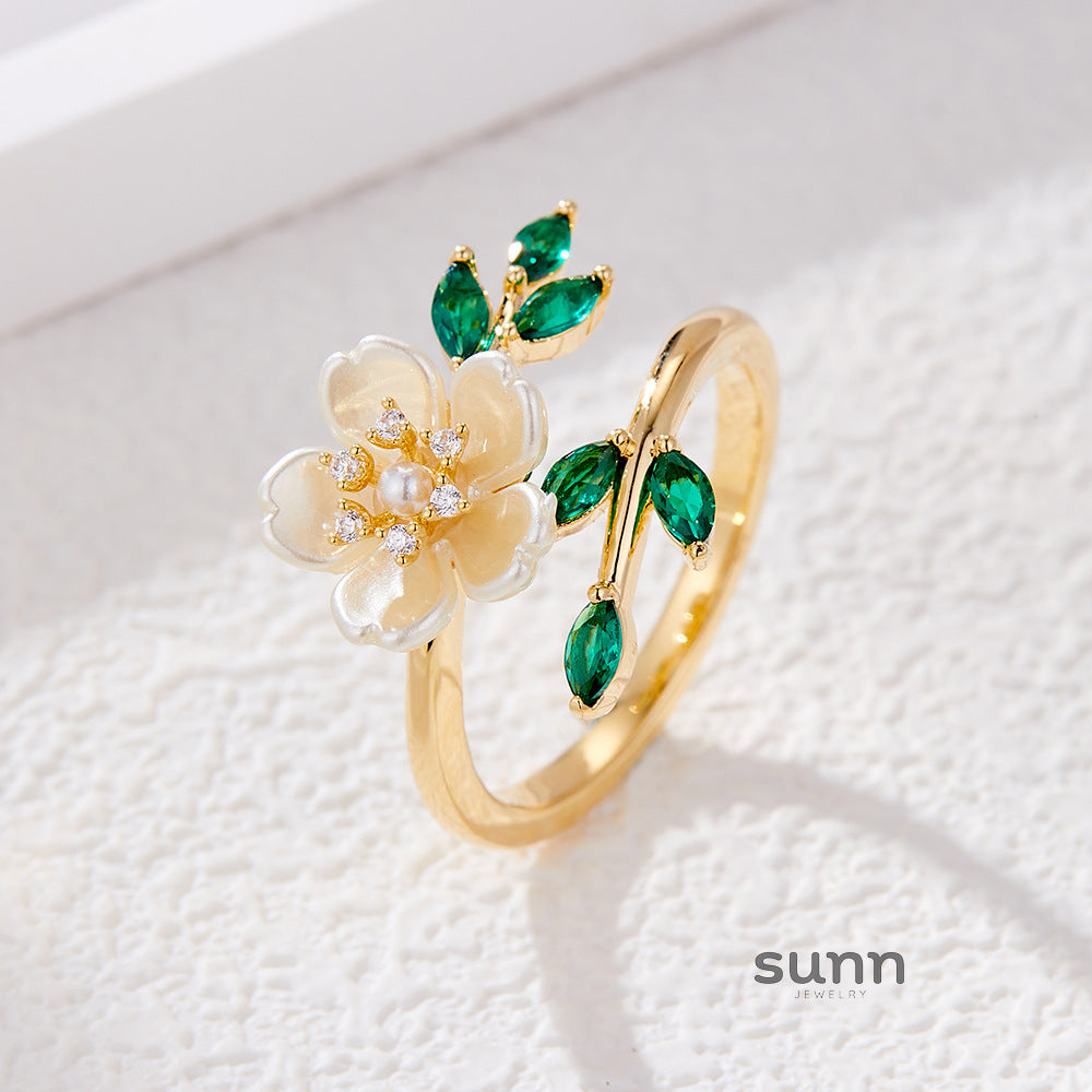 Marta Emerald Leaf Open Ring [LBPJNSQE]