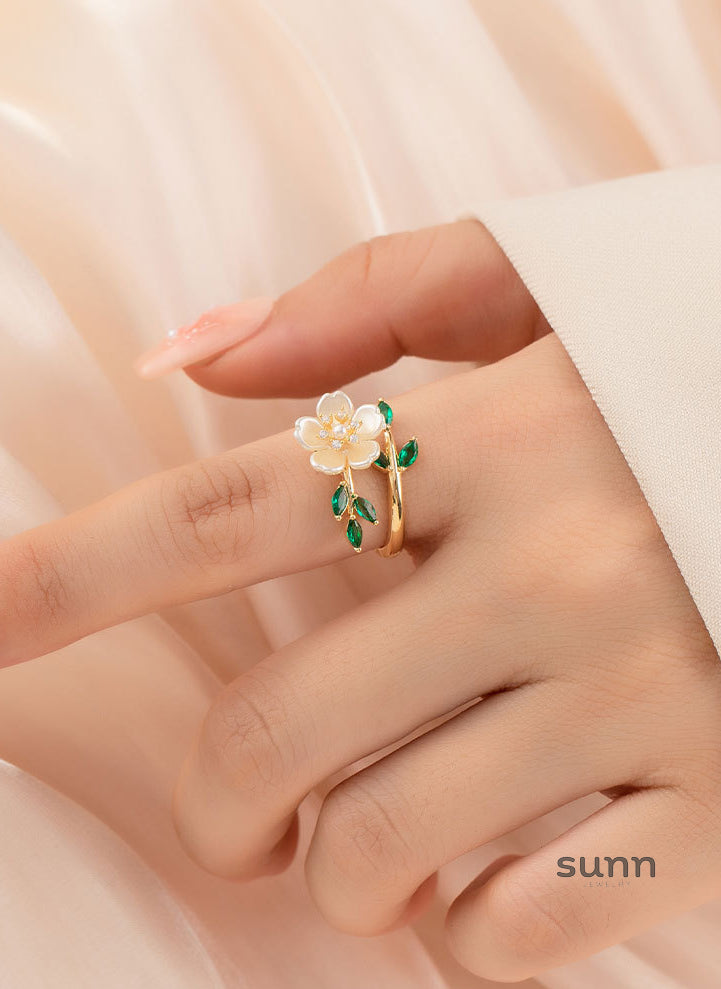 Marta Emerald Leaf Open Ring [U6LX3GG1]