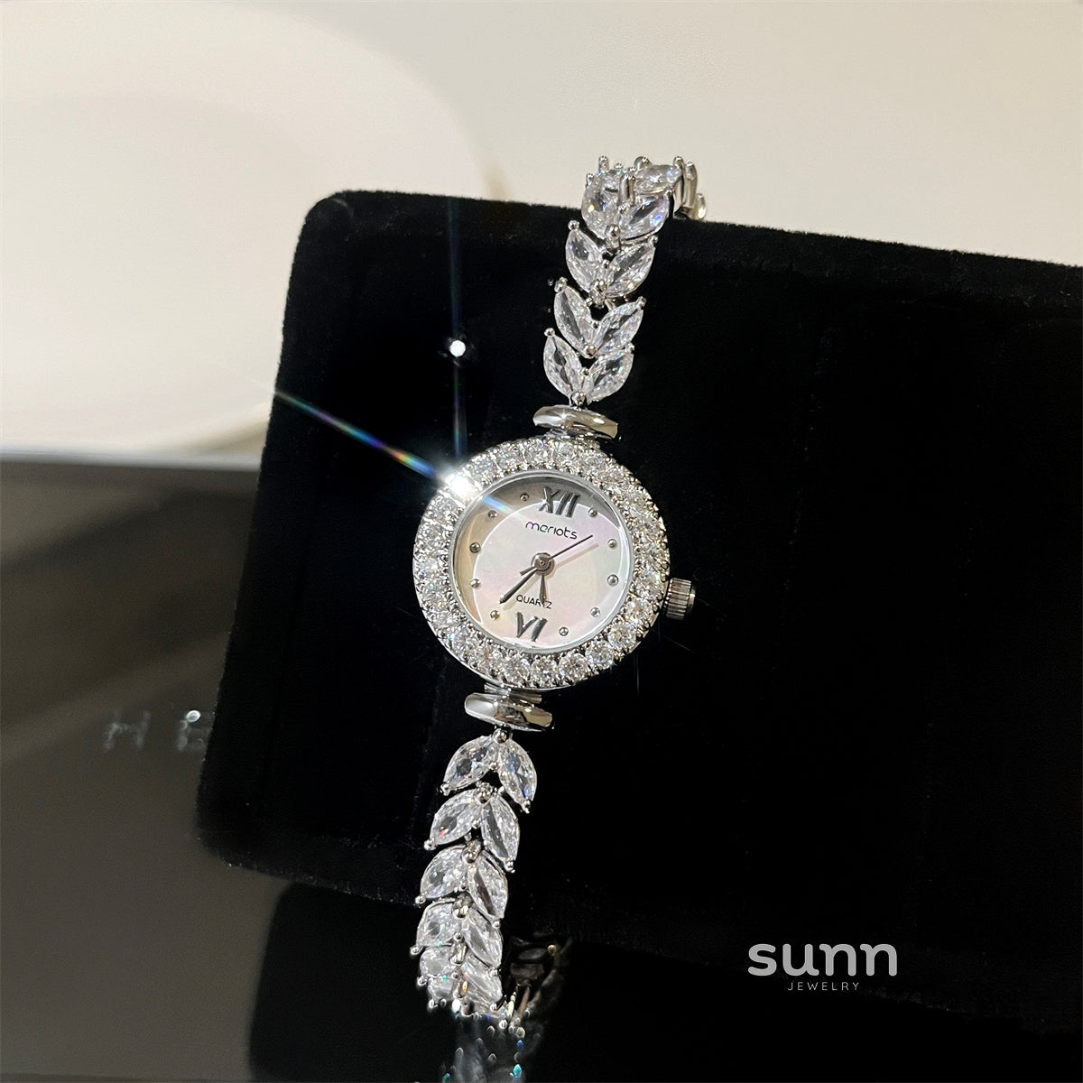 Marwa Dainty Crystal Watch [Y44J1ORM]