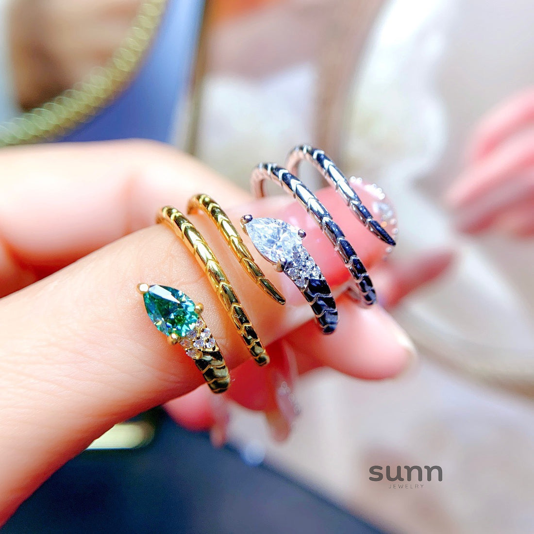 Maryah Sparkling Snake Ring [QD50DVD3]