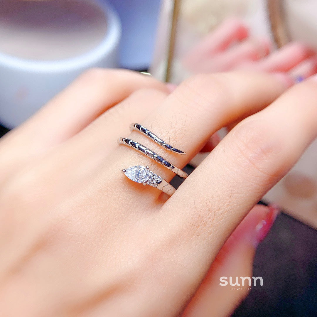 Maryah Sparkling Snake Ring [DNE44958]