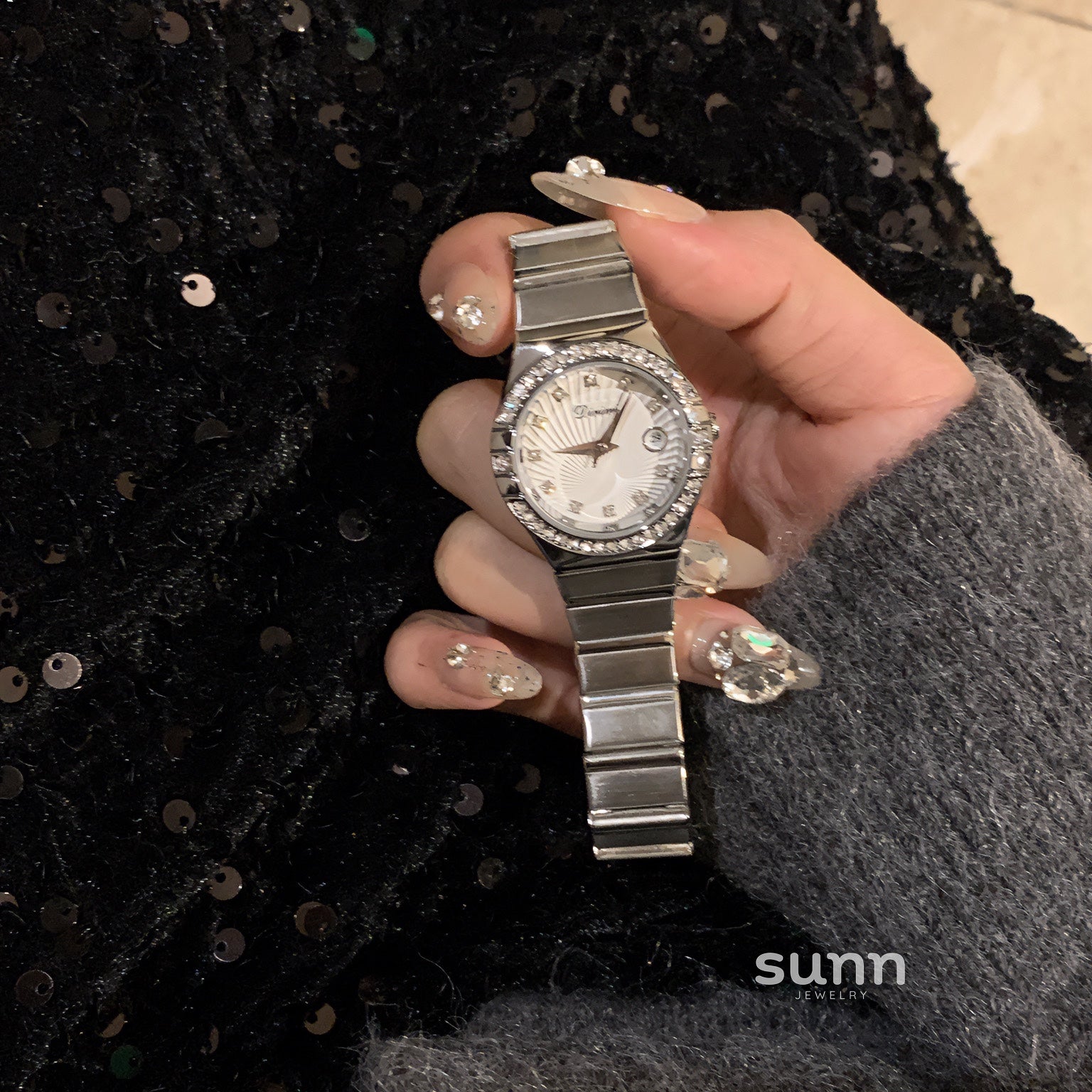Maryam Elegant Diamond Watch [D46HEZEM]
