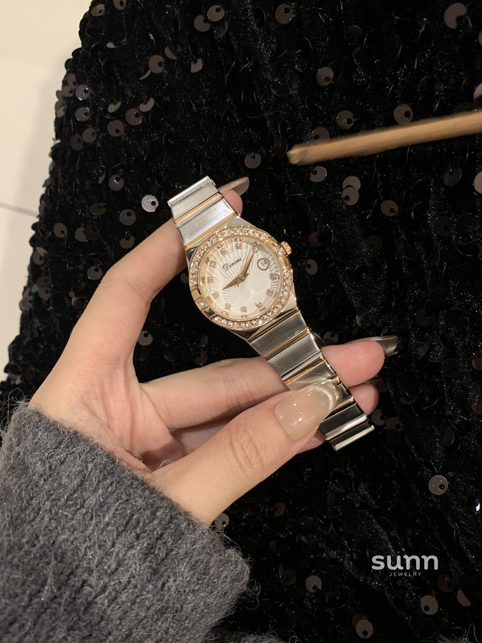 Maryam Elegant Diamond Watch [9J9OHZ9I]