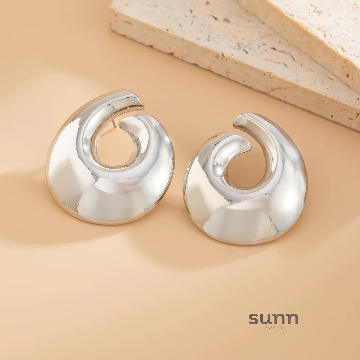 Maryella Sculptural Hollow Earrings
