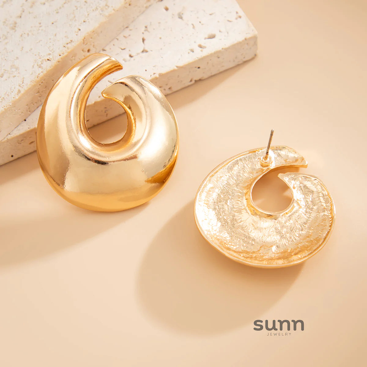 Maryella Sculptural Hollow Earrings