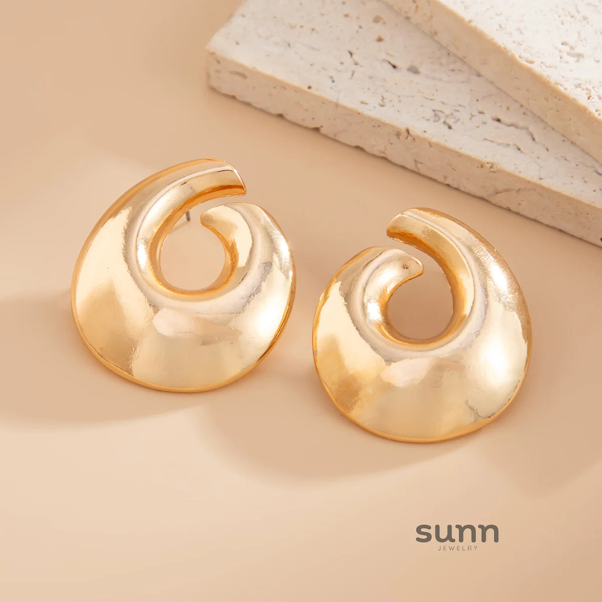 Maryella Sculptural Hollow Earrings