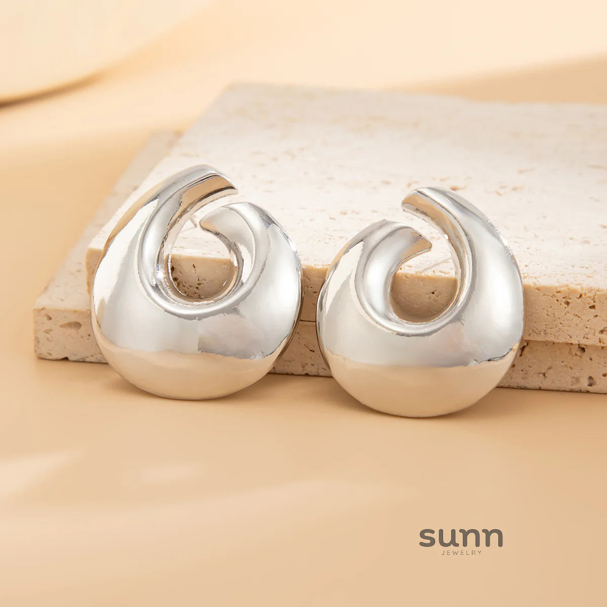 Maryella Sculptural Hollow Earrings