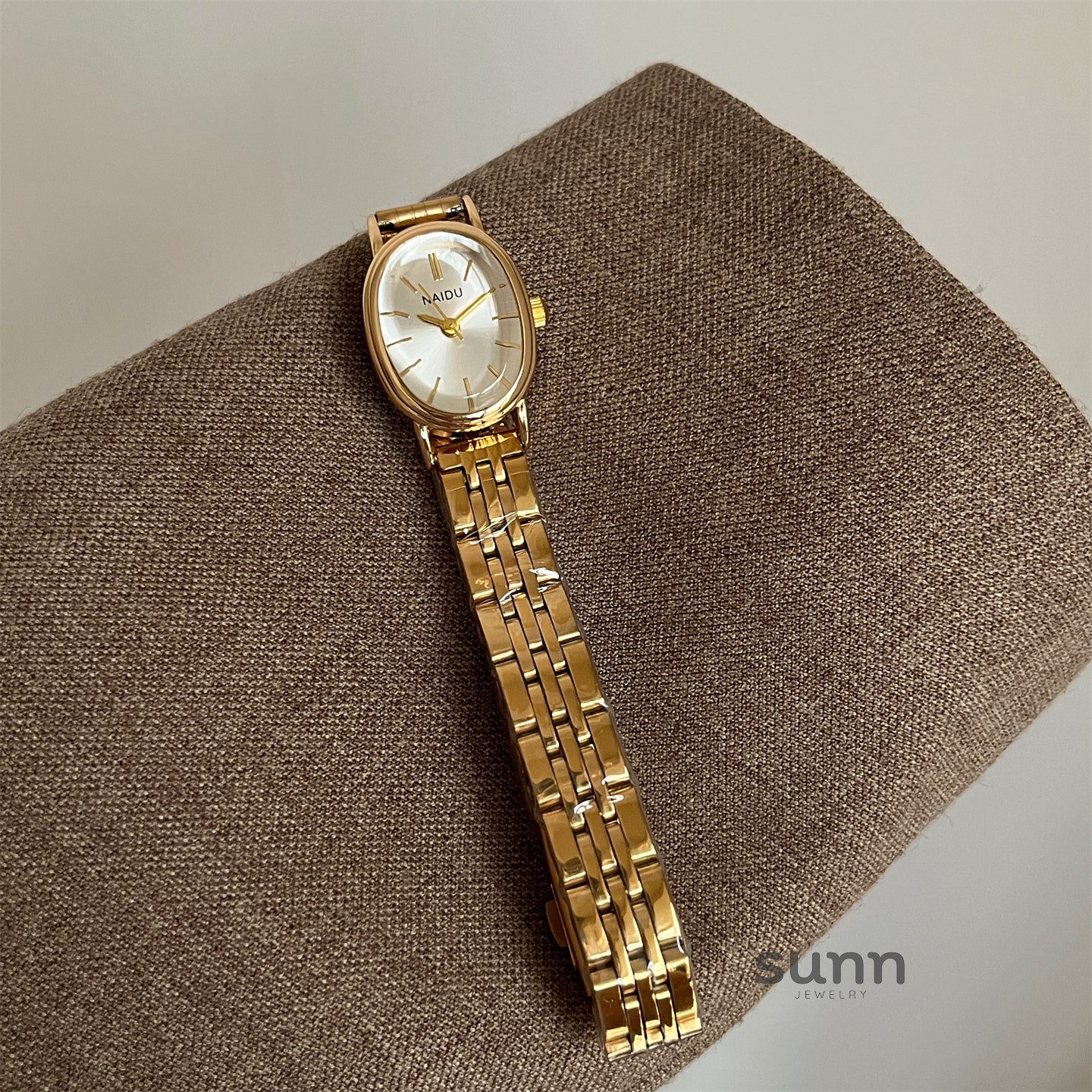 Mason Vintage Oval Watch [5NLZ9ZP5]