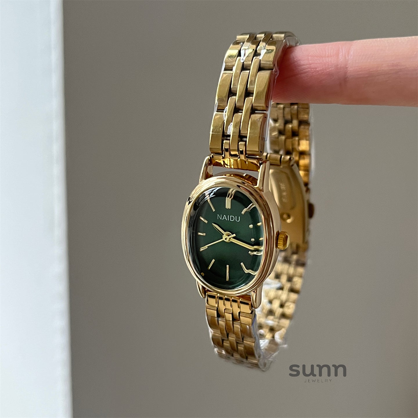 Mason Vintage Oval Watch [SWALX8HU]