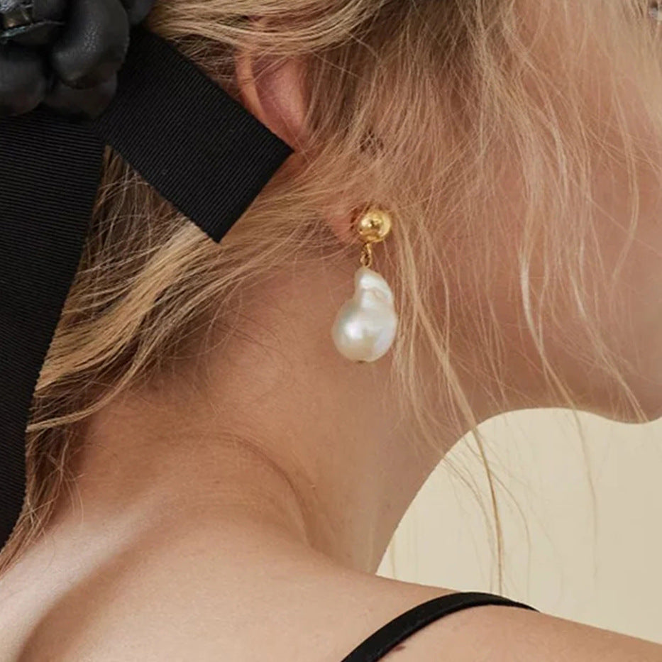 Masyn Oval Pearl Earrings [DYZMD23E]