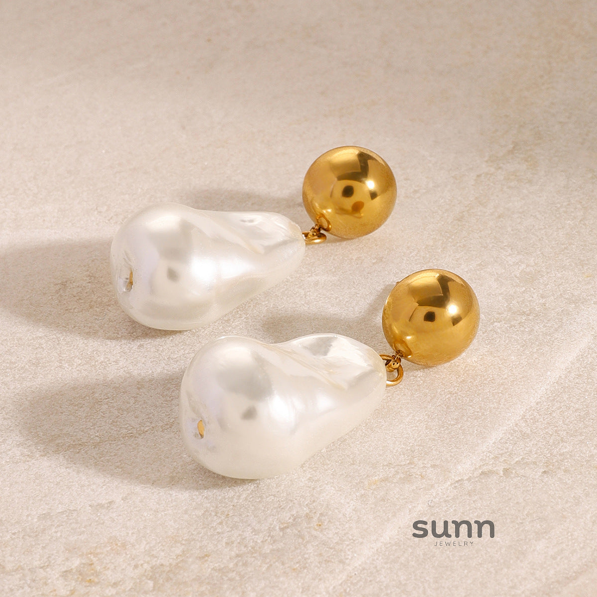Masyn Oval Pearl Earrings [4O5TD2SK]