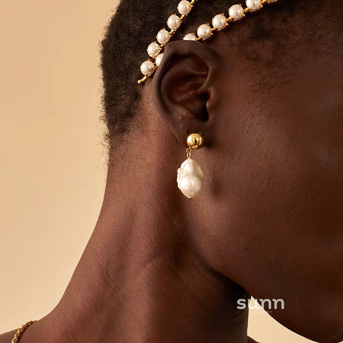 Masyn Oval Pearl Earrings [6N9AZI0P]