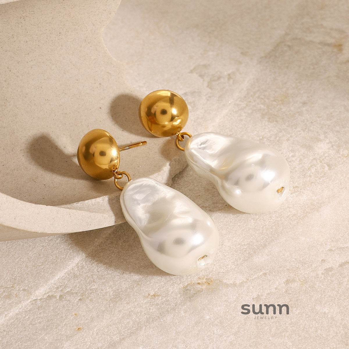 Masyn Oval Pearl Earrings [RVF5SZUM]